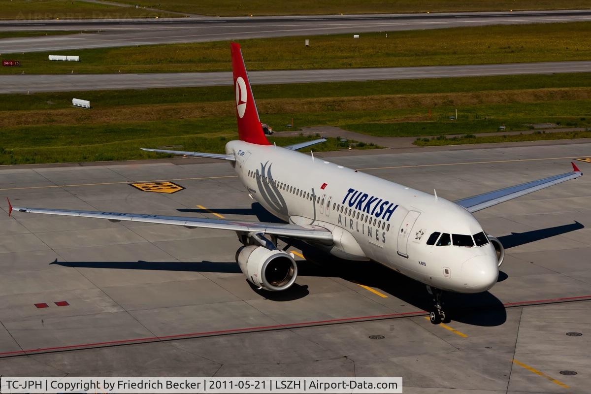 TC-JPH, 2007 Airbus A320-232 C/N 3185, entering the gate