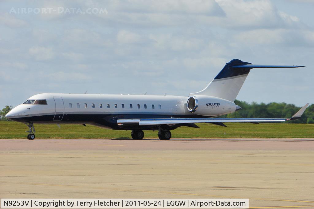 N9253V, 2000 Bombardier BD-700-1A10 Global Express C/N 9024, 2000 Bombardier BD-700-1A10, c/n: 9024 at Luton