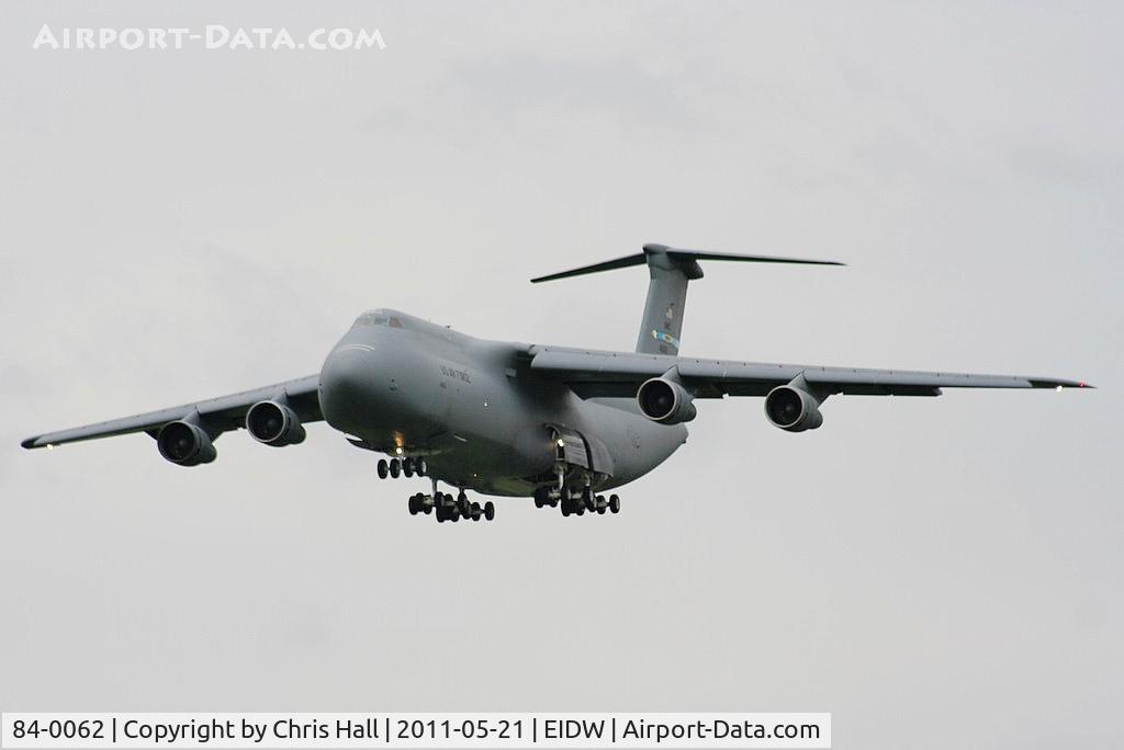 84-0062, 1986 Lockheed C-5B Galaxy C/N 500-0086, on approach to RW28 at Dublin airport