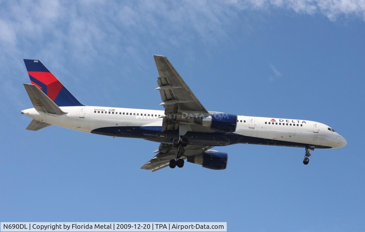 N690DL, 1998 Boeing 757-232 C/N 27585, Delta 757