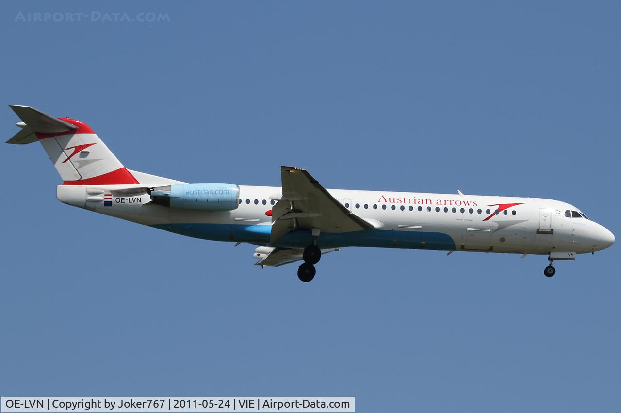 OE-LVN, 1991 Fokker 100 (F-28-0100) C/N 11367, Austrian arrows