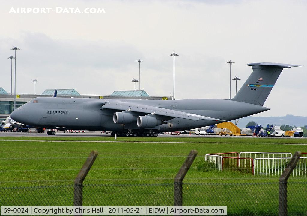 69-0024, 1969 Lockheed C-5M Super Galaxy C/N 500-0055, bringing President Barack Obama's cavalcade for his visit to Ireland