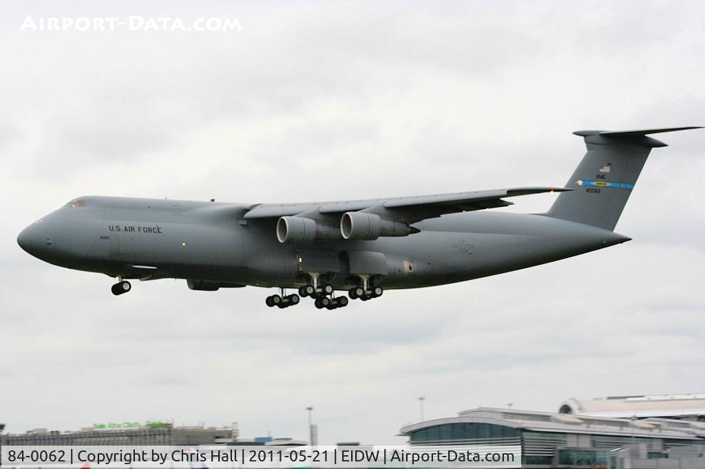 84-0062, 1986 Lockheed C-5B Galaxy C/N 500-0086, bringing President Barack Obama's cavalcade for his visit to Ireland