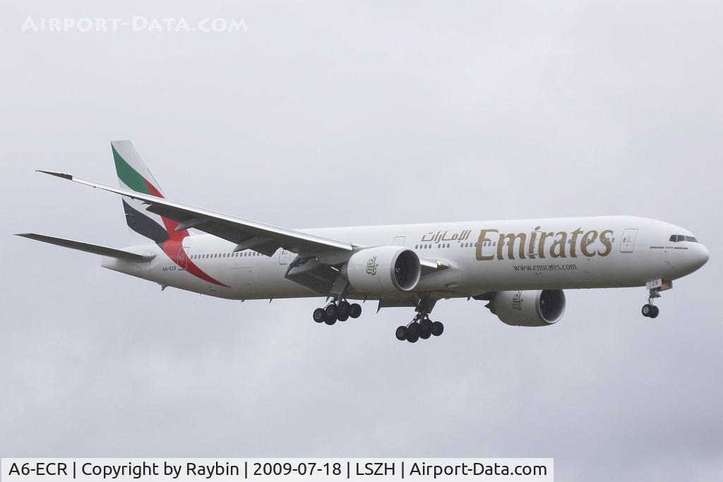 A6-ECR, 2009 Boeing 777-31H/ER C/N 35592, Weather: rainy, cold and stormy. Not really that what i call summer-weather!