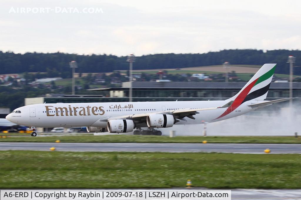 A6-ERD, Airbus A340-541 C/N 520, Wet evening landing