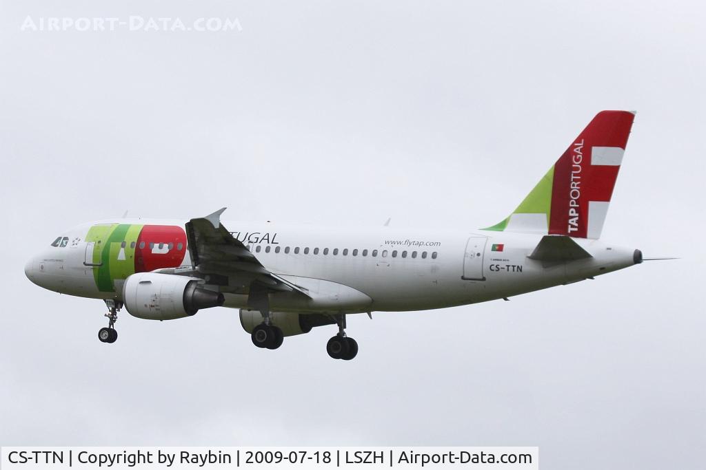 CS-TTN, 1999 Airbus A319-111 C/N 1120, LAnding on rwy 16