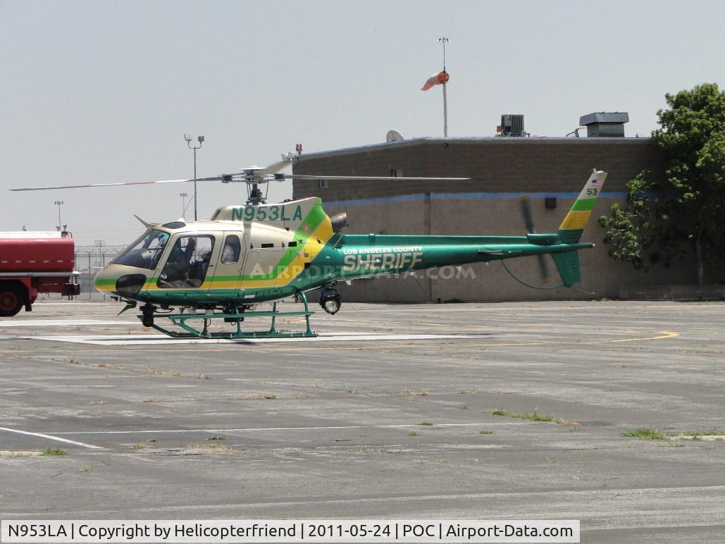 N953LA, Eurocopter AS-350B-2 Ecureuil Ecureuil C/N 4990, Parked on the northwest helipad waiting call out