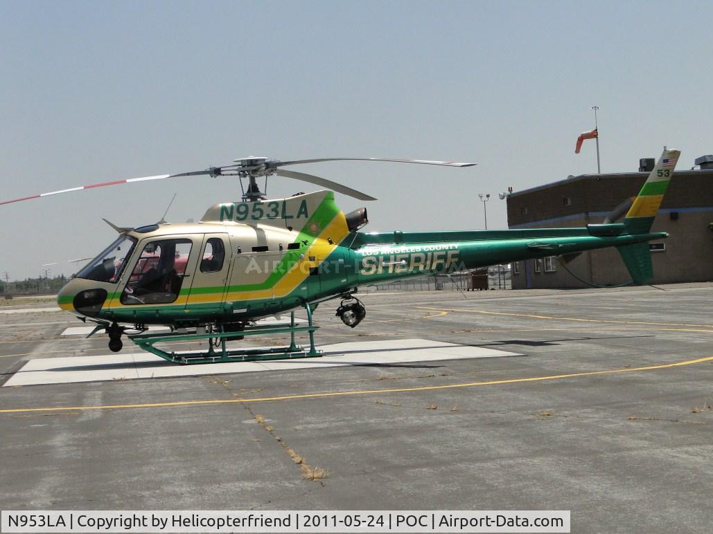 N953LA, Eurocopter AS-350B-2 Ecureuil Ecureuil C/N 4990, Firing up to leave on a call