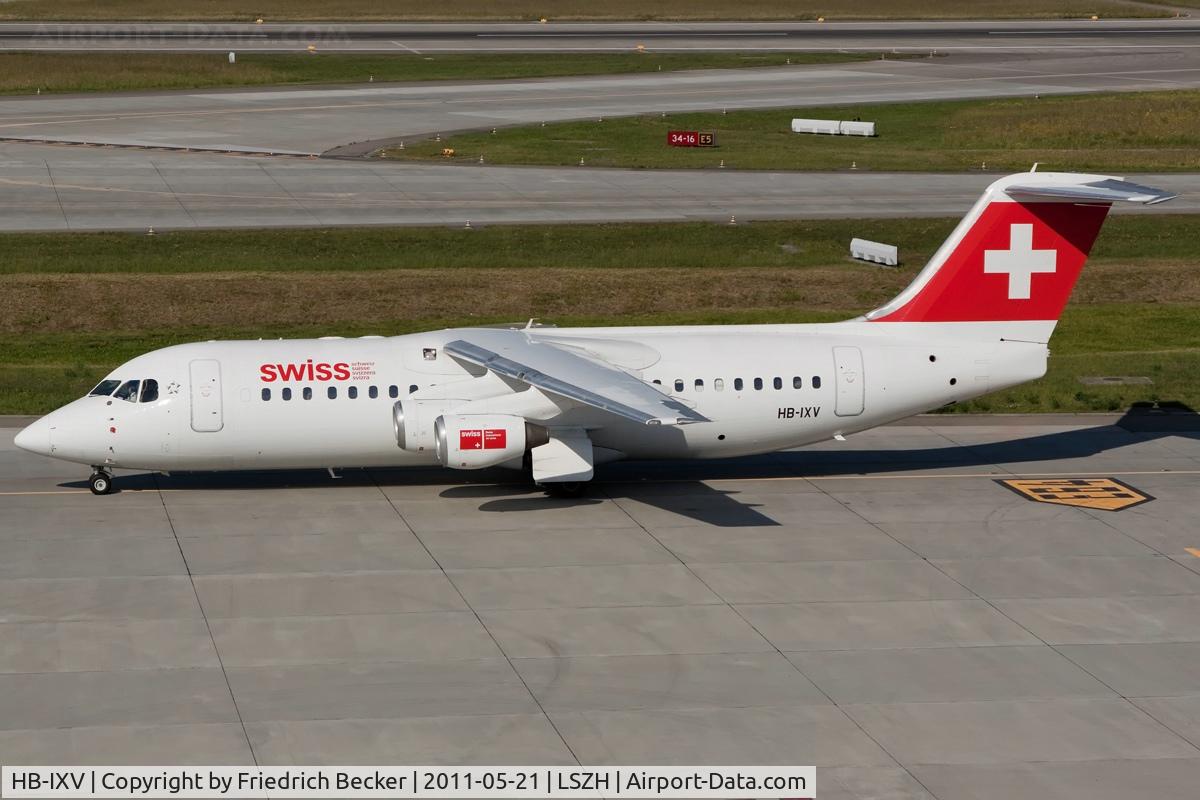 HB-IXV, 1995 British Aerospace Avro 146-RJ100 C/N E3274, taxying to the gate