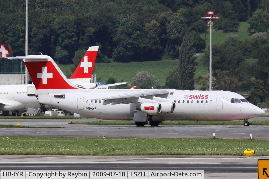 HB-IYR, 2001 British Aerospace Avro 146-RJ100 C/N E3382, The omnipresent Jumbolino