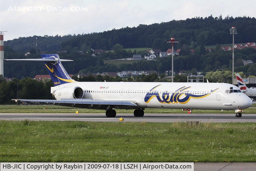 HB-JIC, 1997 McDonnell Douglas MD-90-30 C/N 53576, Taxiing to dock A