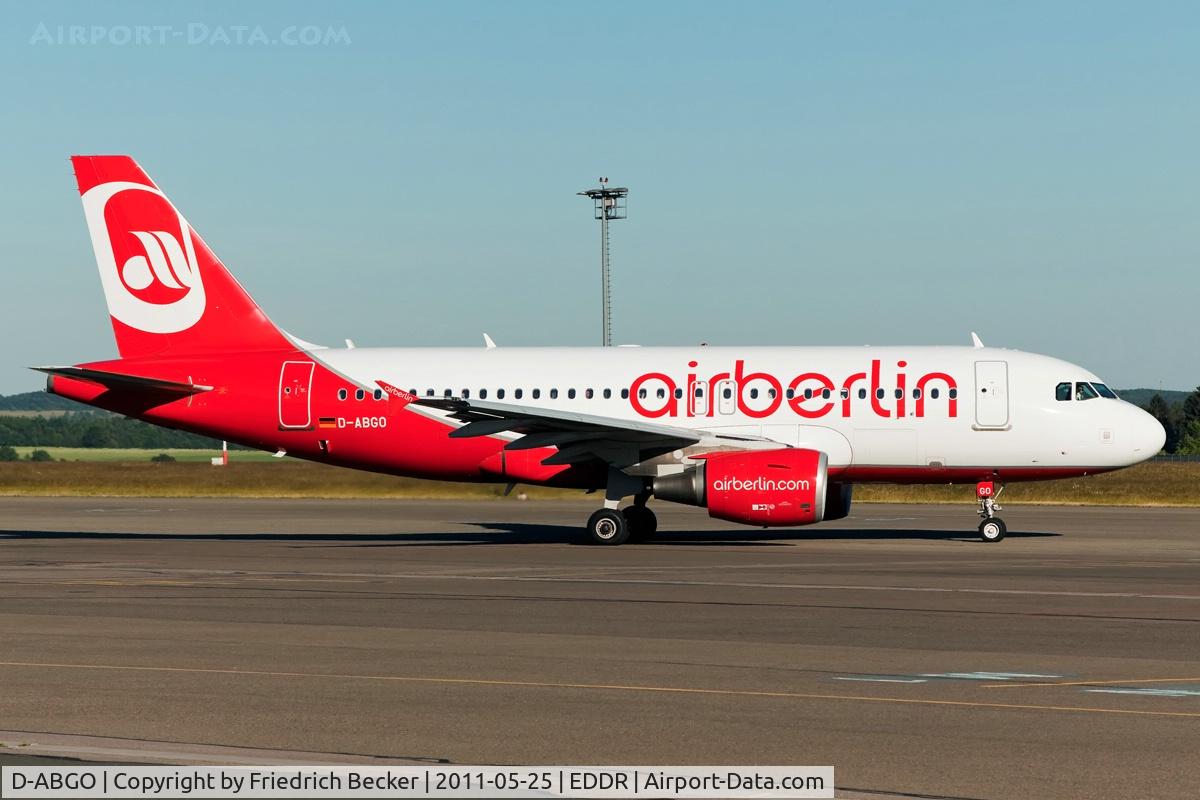 D-ABGO, 2008 Airbus A319-112 C/N 3689, taxying to the active