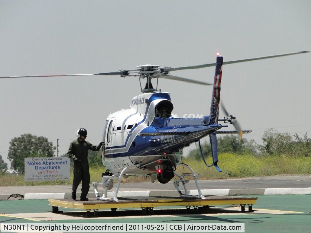 N30NT, 2007 Eurocopter AS-350B-2 Ecureuil C/N 4352, FTO making final check before entering and taking off