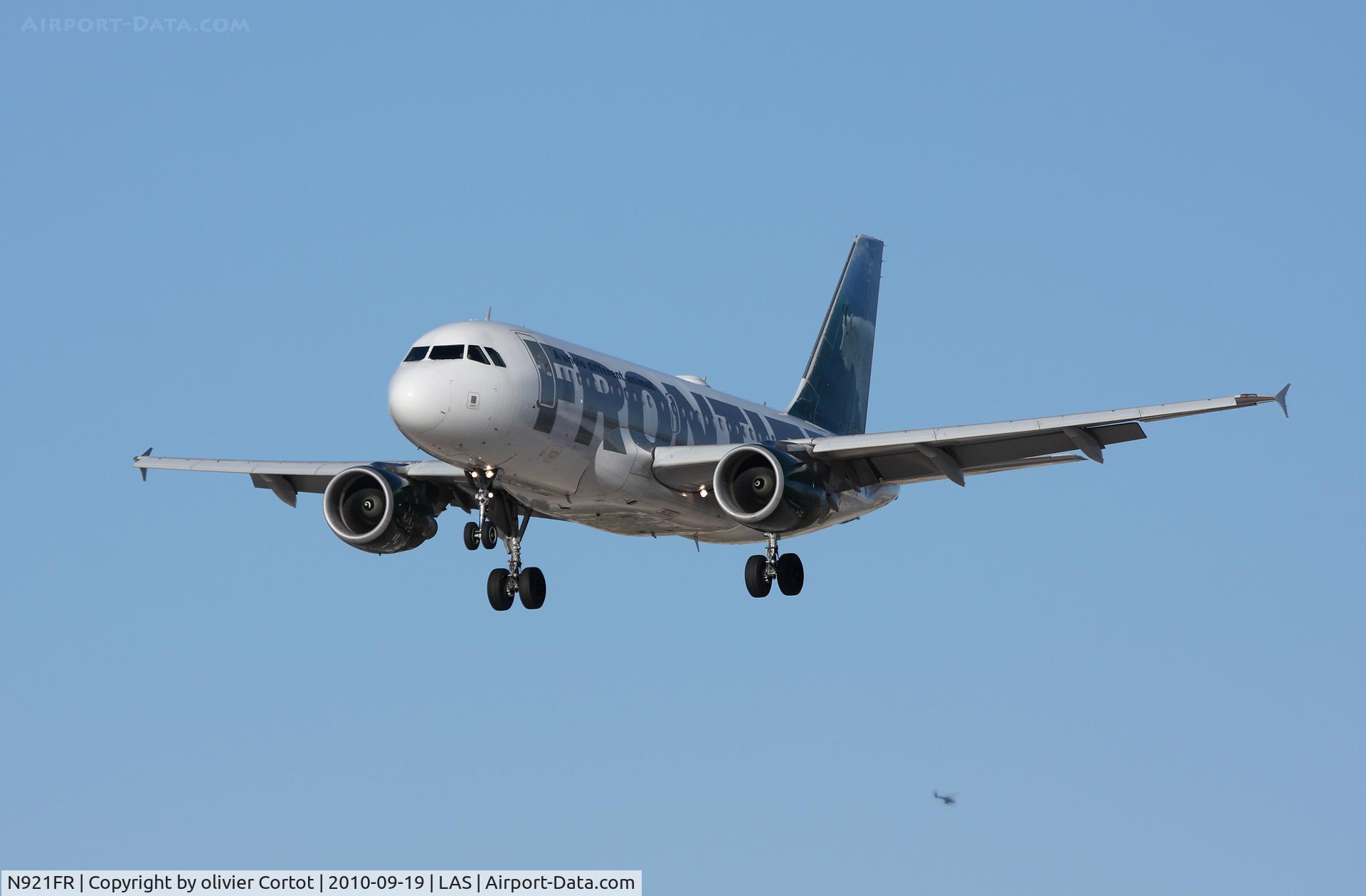 N921FR, 2003 Airbus A319-111 C/N 2010, landing at las vegas
