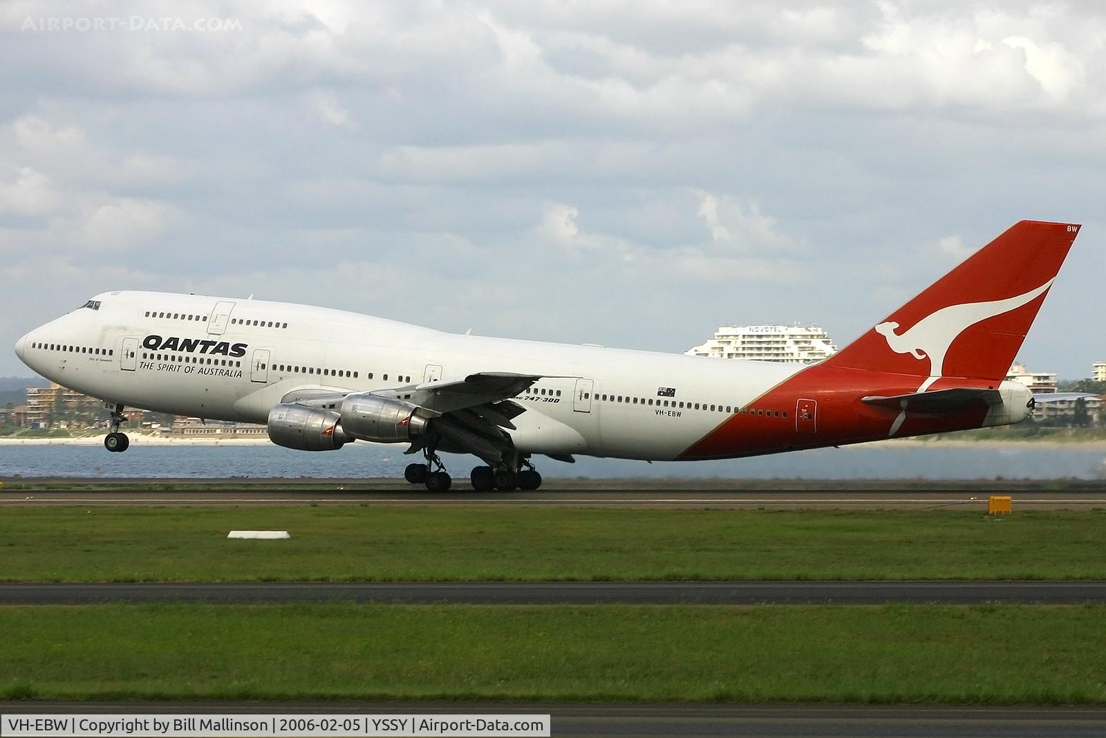 VH-EBW, 1986 Boeing 747-338 C/N 23408, rotating from 16R