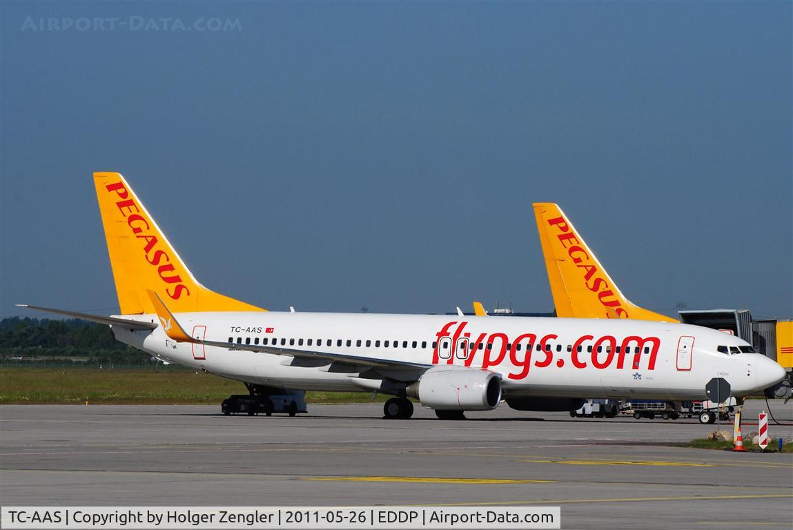 TC-AAS, 2010 Boeing 737-82R C/N 40871, Preparations for a return to Antalya/Turkey keep going on....