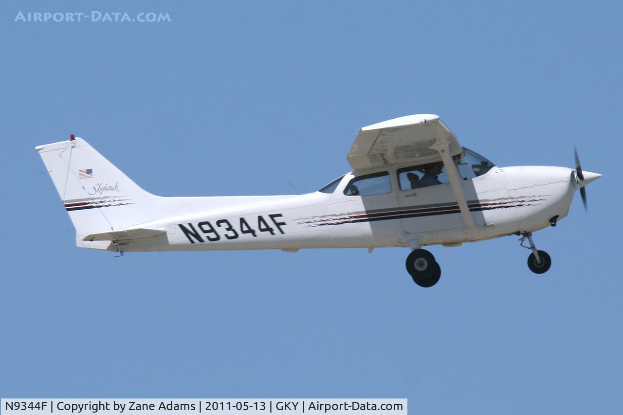 N9344F, 1997 Cessna 172R C/N 17280166, At Arlington Municipal