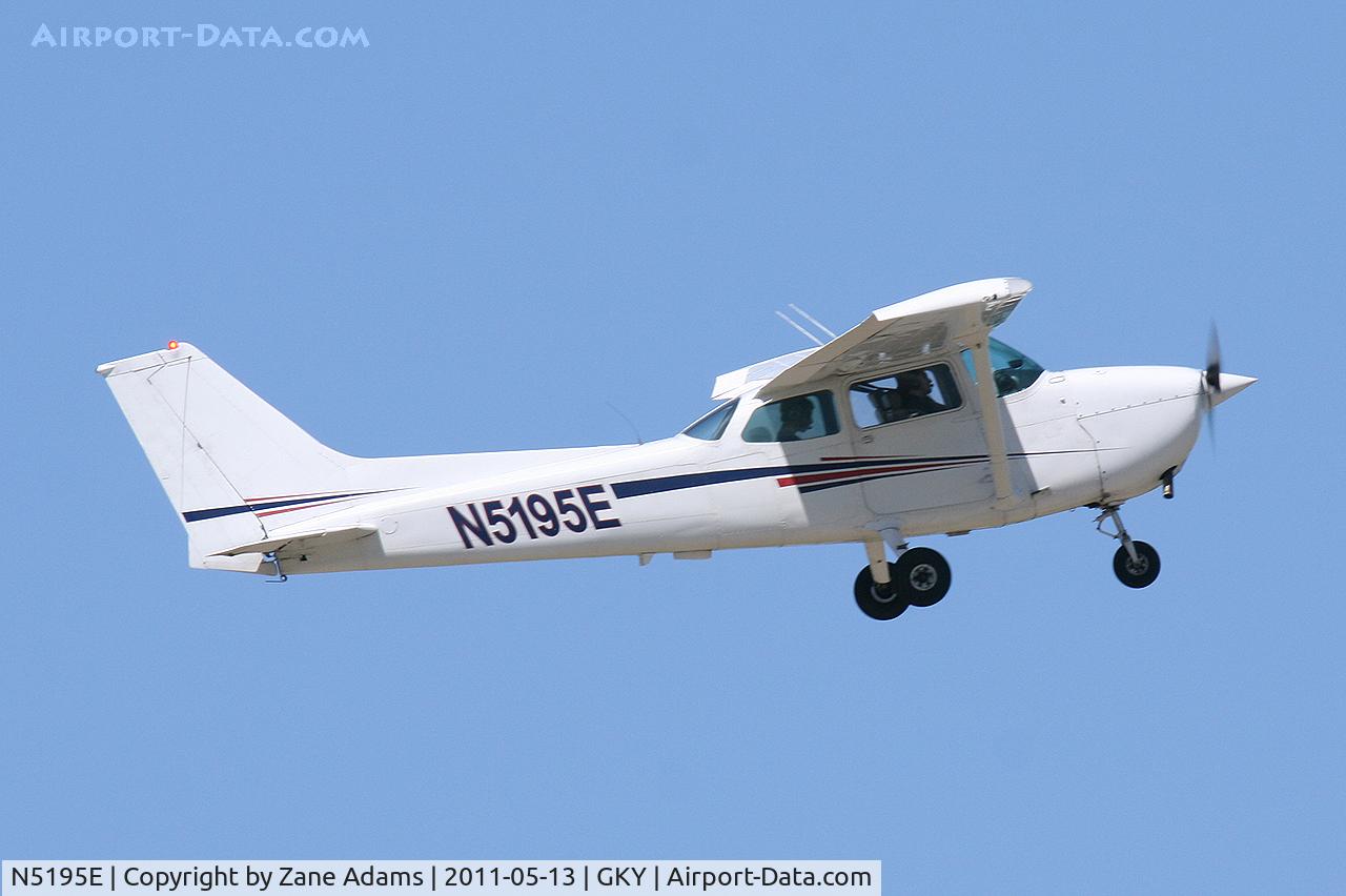 N5195E, 1978 Cessna 172N C/N 17271764, At Arlington Municipal