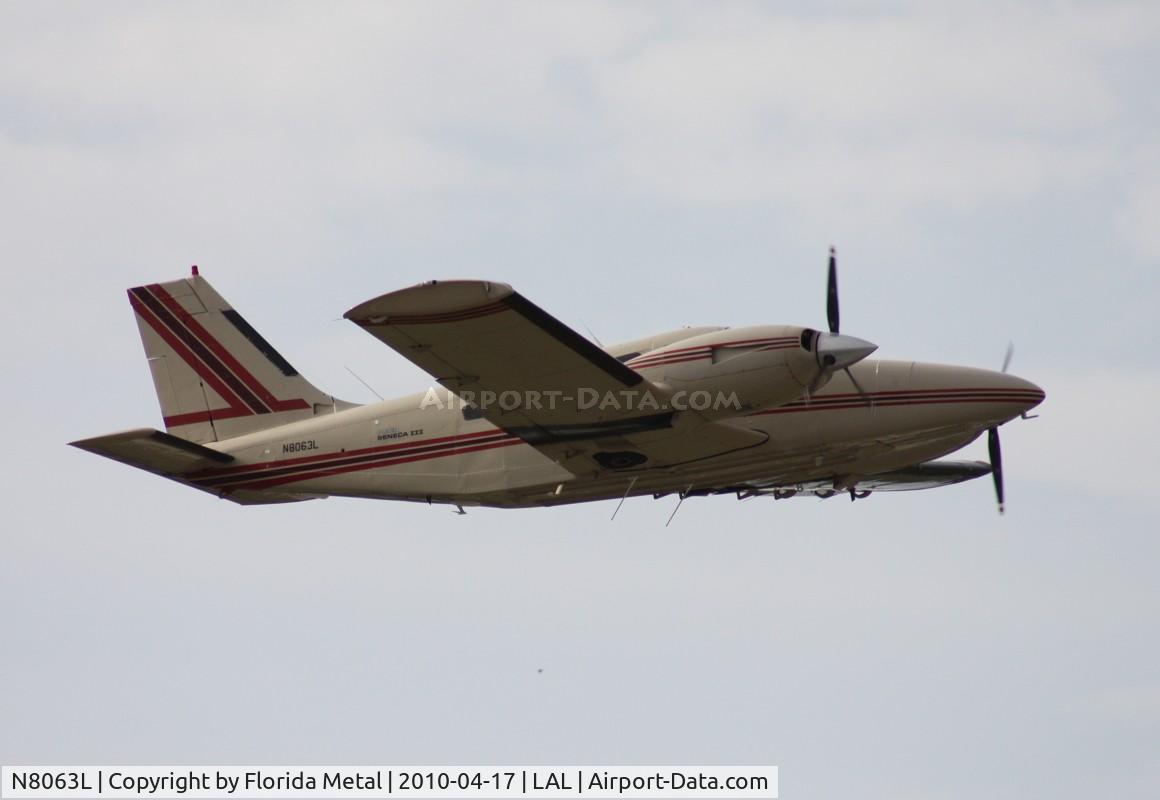 N8063L, 1981 Piper PA-34-220T C/N 34-8233067, PA-34