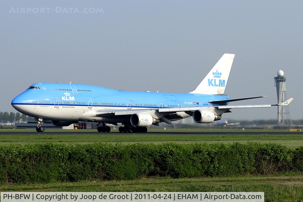 PH-BFW, 2000 Boeing 747-406BC C/N 30454, KLM 747 departing Schiphol
