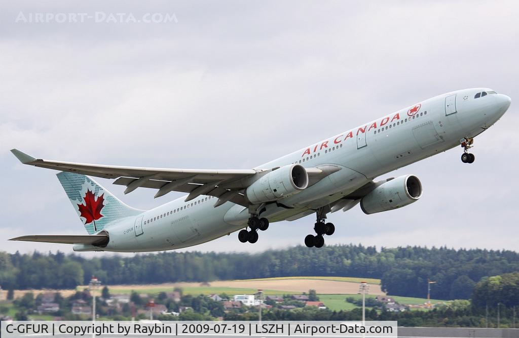 C-GFUR, 2000 Airbus A330-343 C/N 344, starting from rwy 18