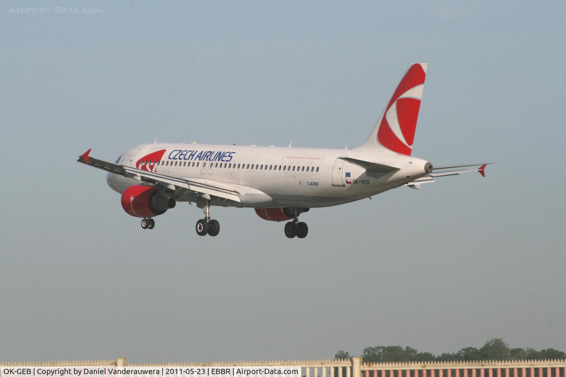OK-GEB, 2001 Airbus A320-214 C/N 1450, Flight OK630 is descending to RWY 25L