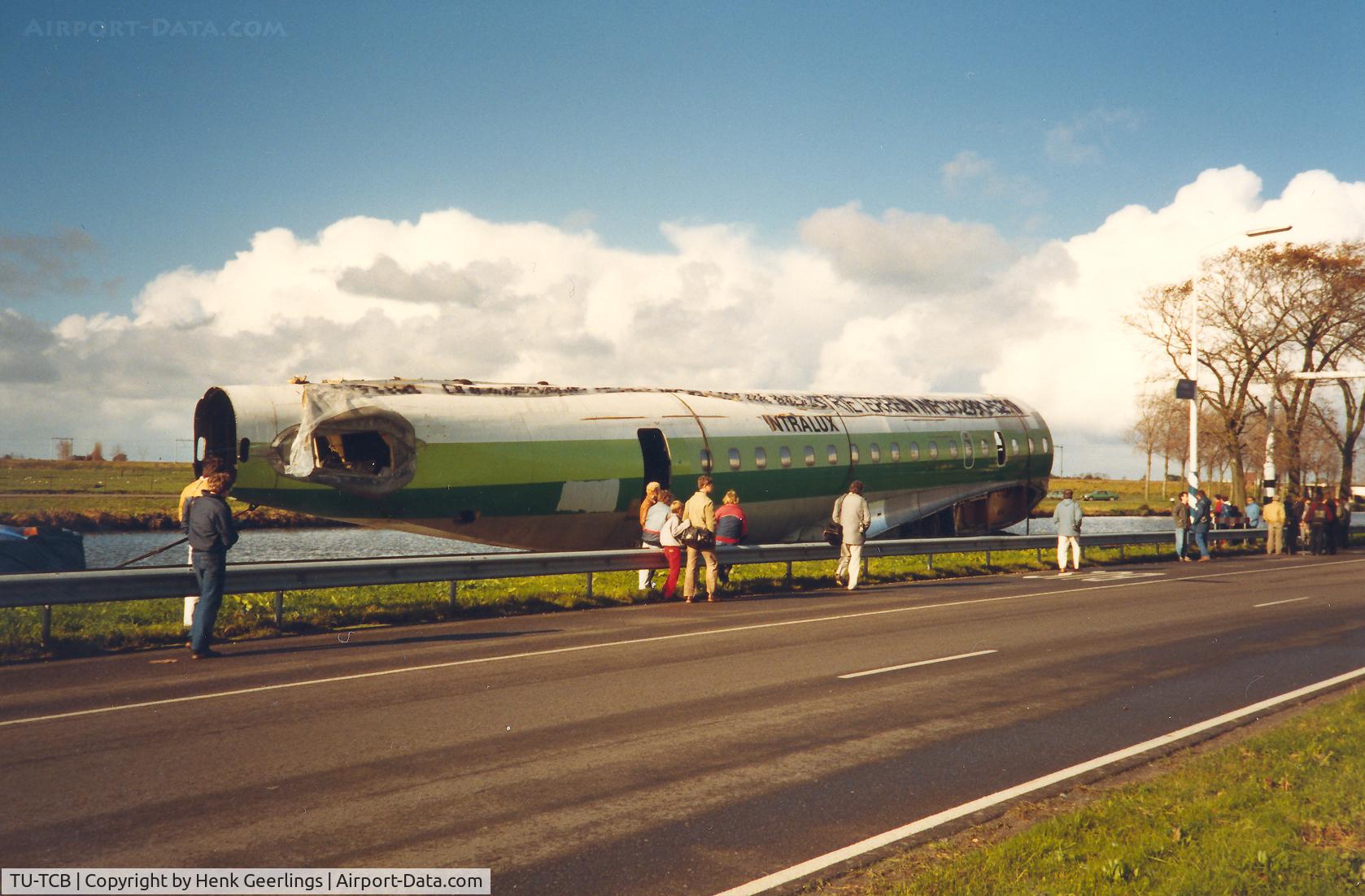 TU-TCB, 1963 Douglas DC-8-53 C/N 45671, Fuselage , ex Air Afrique arrives by barge in the city of Purmerend, The Neterlands. Will be a pancake house.
Nov 1985