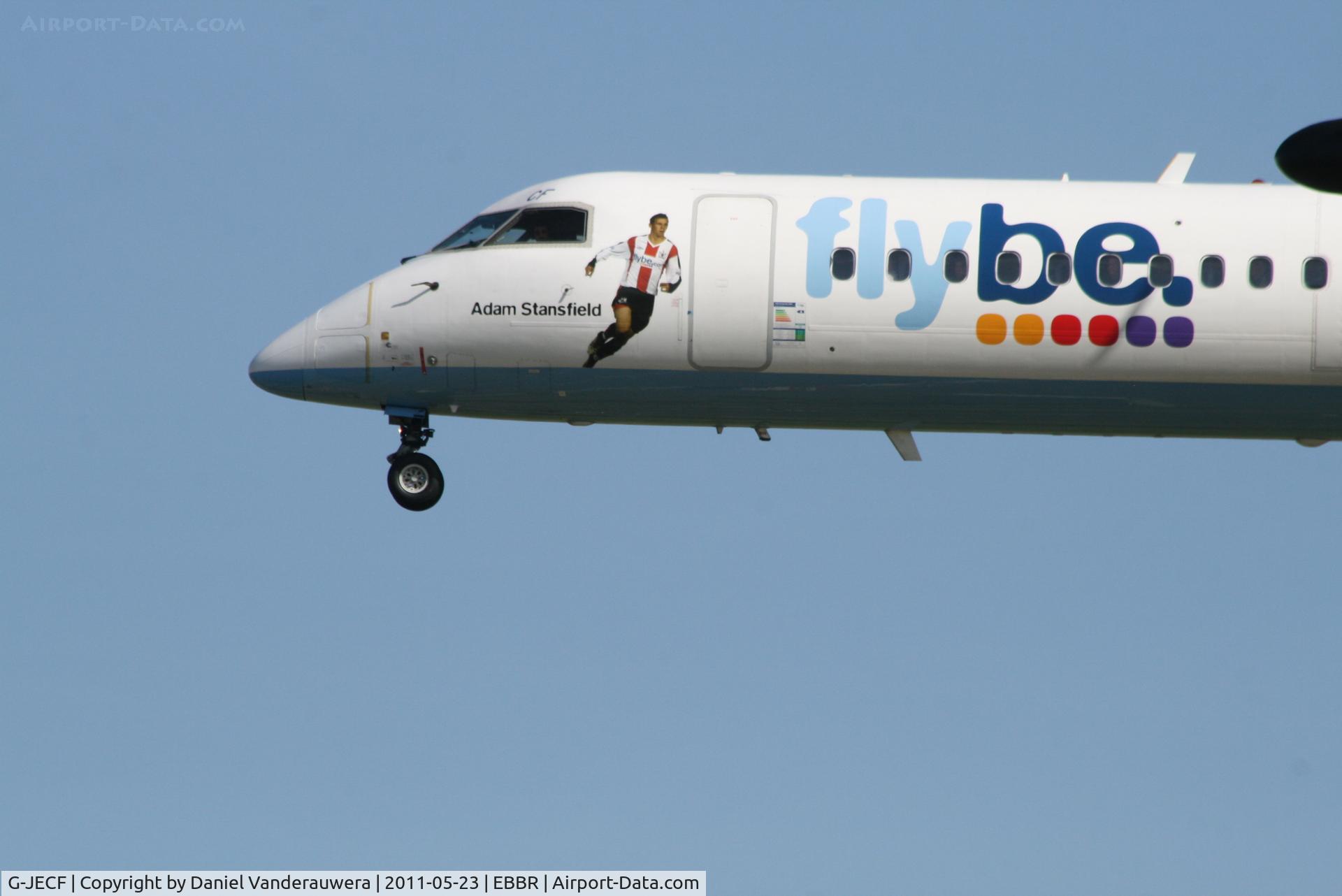 G-JECF, 2004 De Havilland Canada DHC-8-402Q Dash 8 C/N 4095, Arrival of flight BE593 to RWY 25L