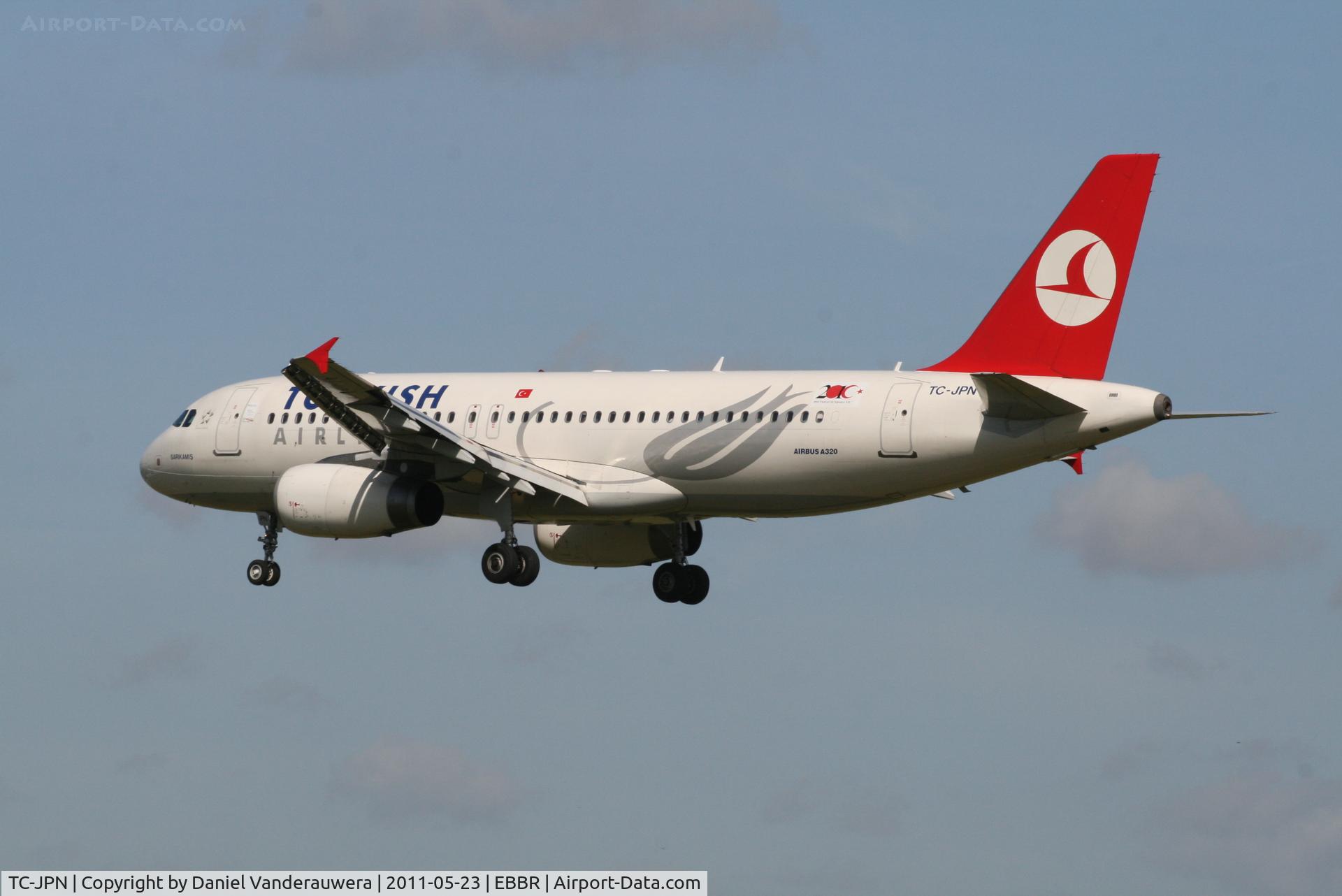 TC-JPN, 2008 Airbus A320-232 C/N 3558, Flight TK1937 is descending to RWY 25L