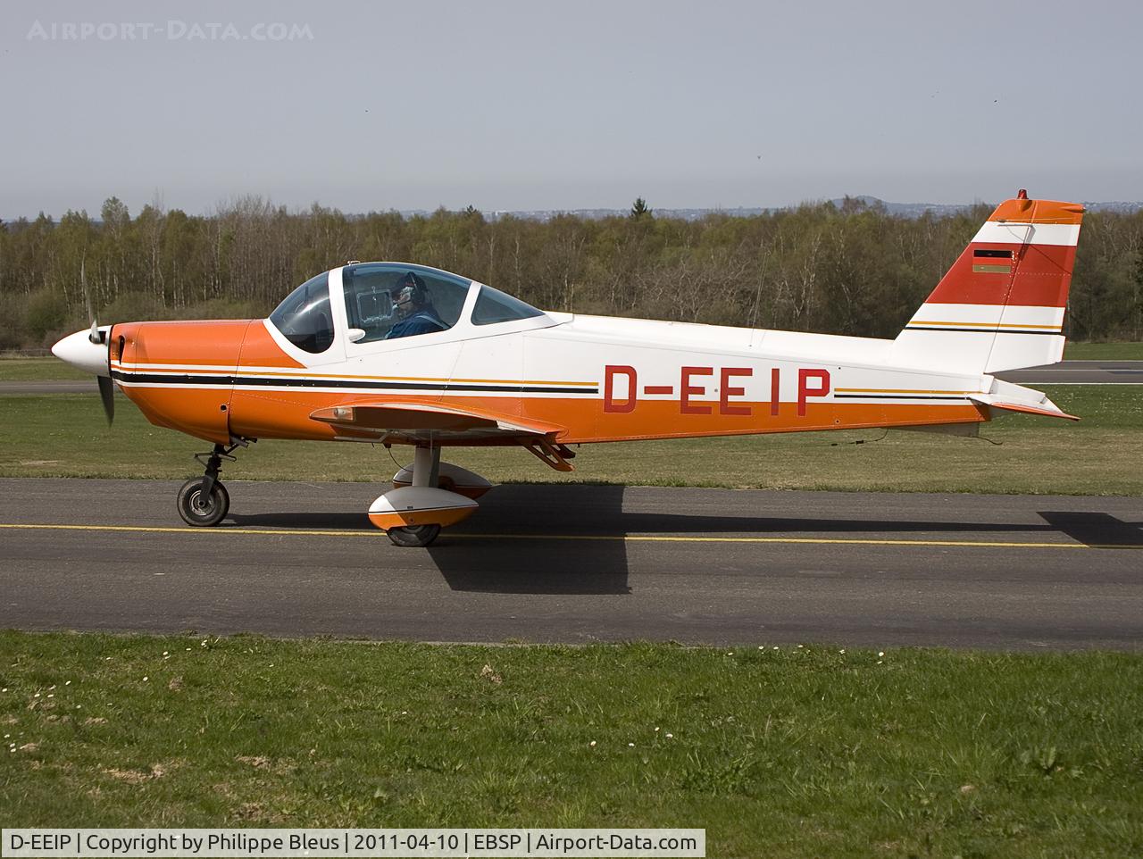 D-EEIP, Bolkow BO-209 Monsun 160RV C/N 152, New to the database. Tasxiing to runway 05.