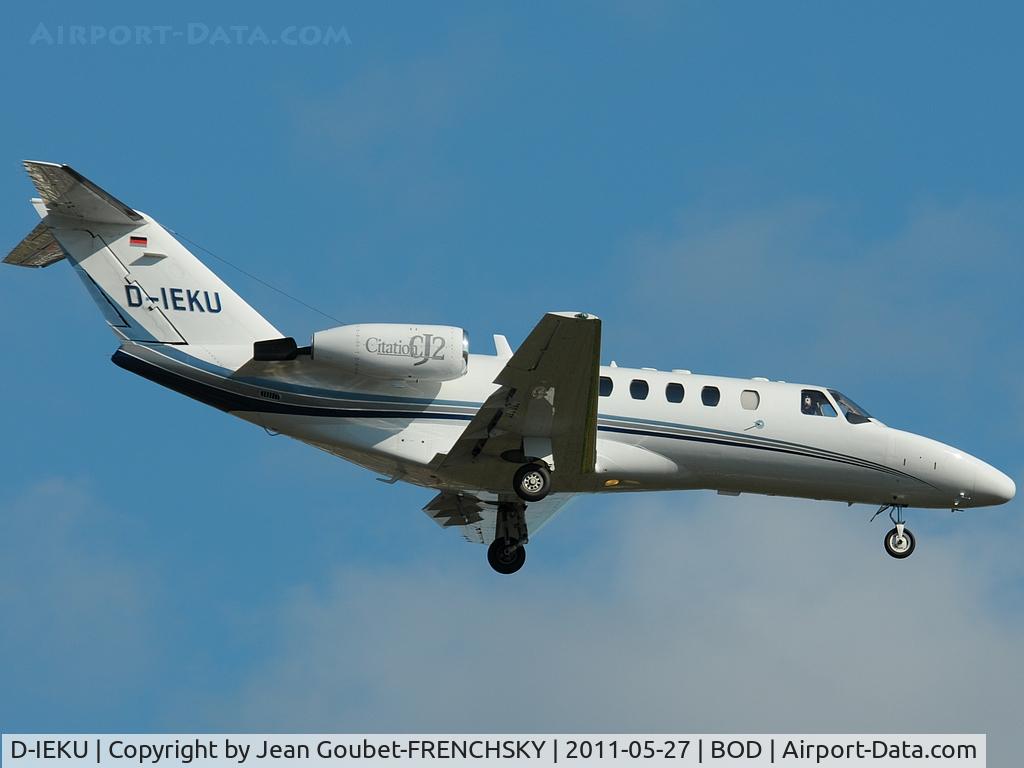 D-IEKU, 2001 Cessna 525A CitationJet CJ2 C/N 525A-0043, Star Wings Dortmund landing 23