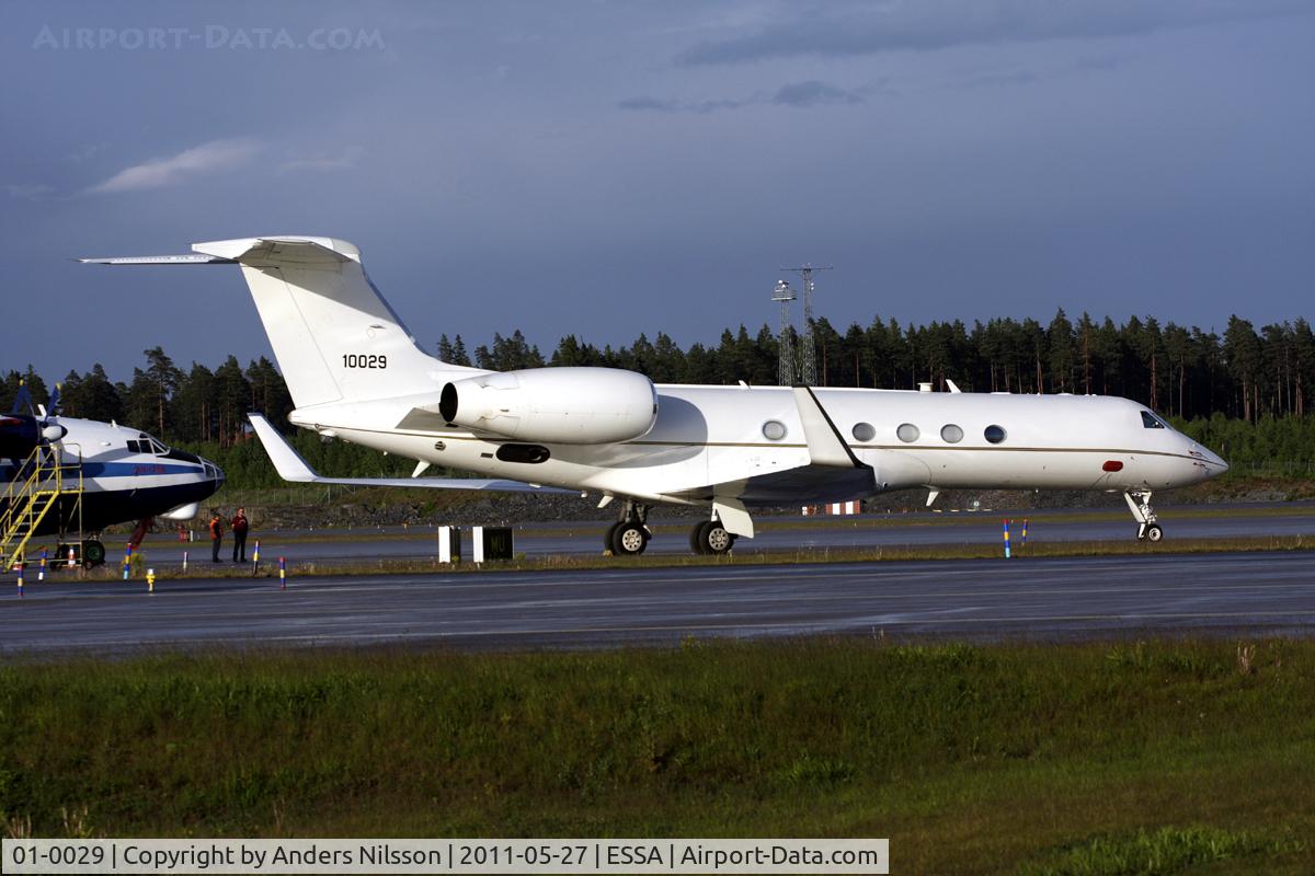 01-0029, 2002 Gulfstream C-37A C/N 624, Evening light at ramp M