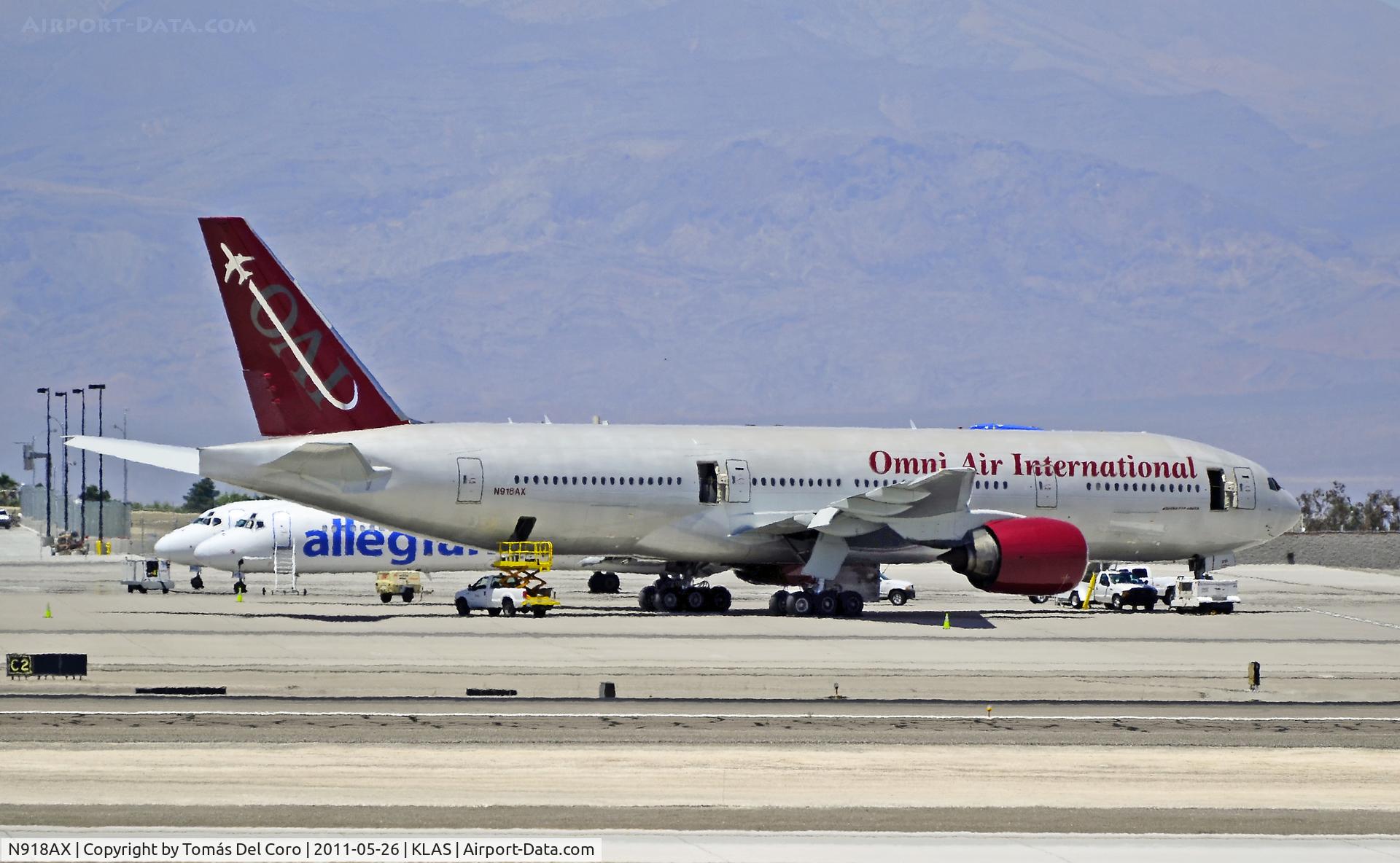 N918AX, 1997 Boeing 777-222 C/N 26935, Omni Air International (OAI) Boeing 777-222(ER) N918AX cn 26935

Las Vegas - McCarran International (LAS / KLAS)
USA - Nevada, May 26, 2011
Photo: Tomás Del Coro