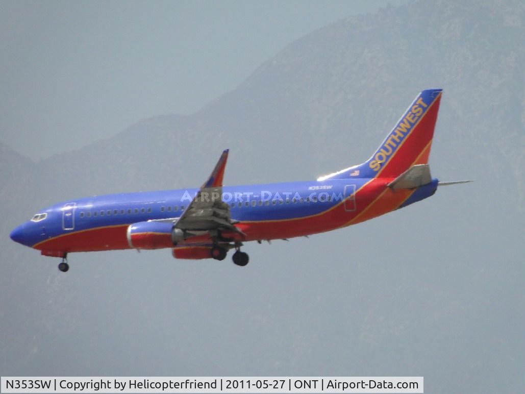 N353SW, 1990 Boeing 737-3H4 C/N 24889, On final to runway 26R
