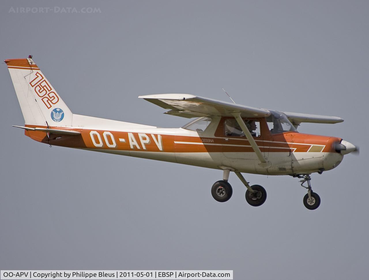 OO-APV, 1978 Cessna 152 II C/N 15279842, Short final rwy 05.