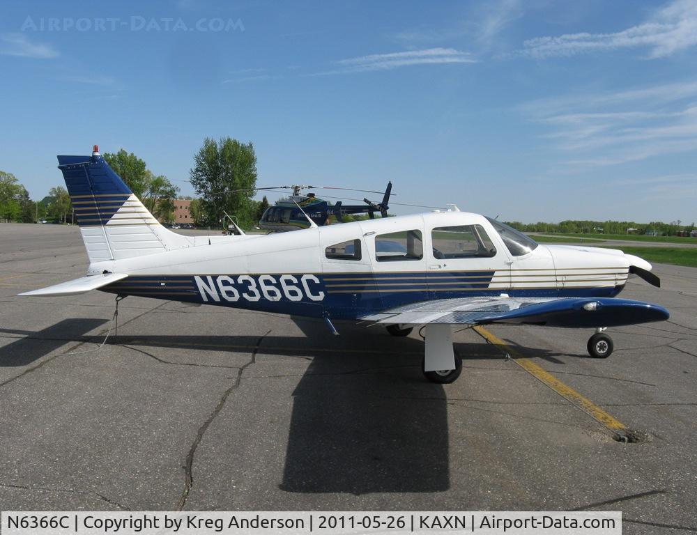 N6366C, 1978 Piper PA-28R-201 Cherokee Arrow III C/N 28R-7837161, Piper PA-28R-201 Arrow on the line.