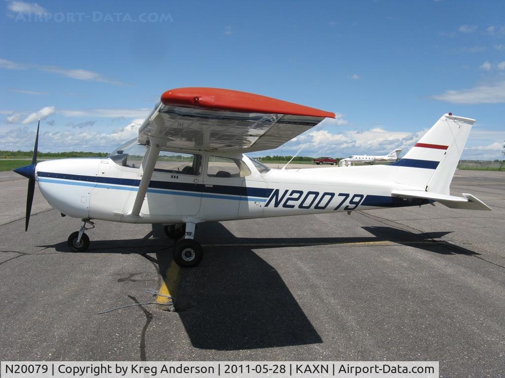 N20079, 1972 Cessna 172M C/N 17260990, Cessna 172M Skyhawk on the line.