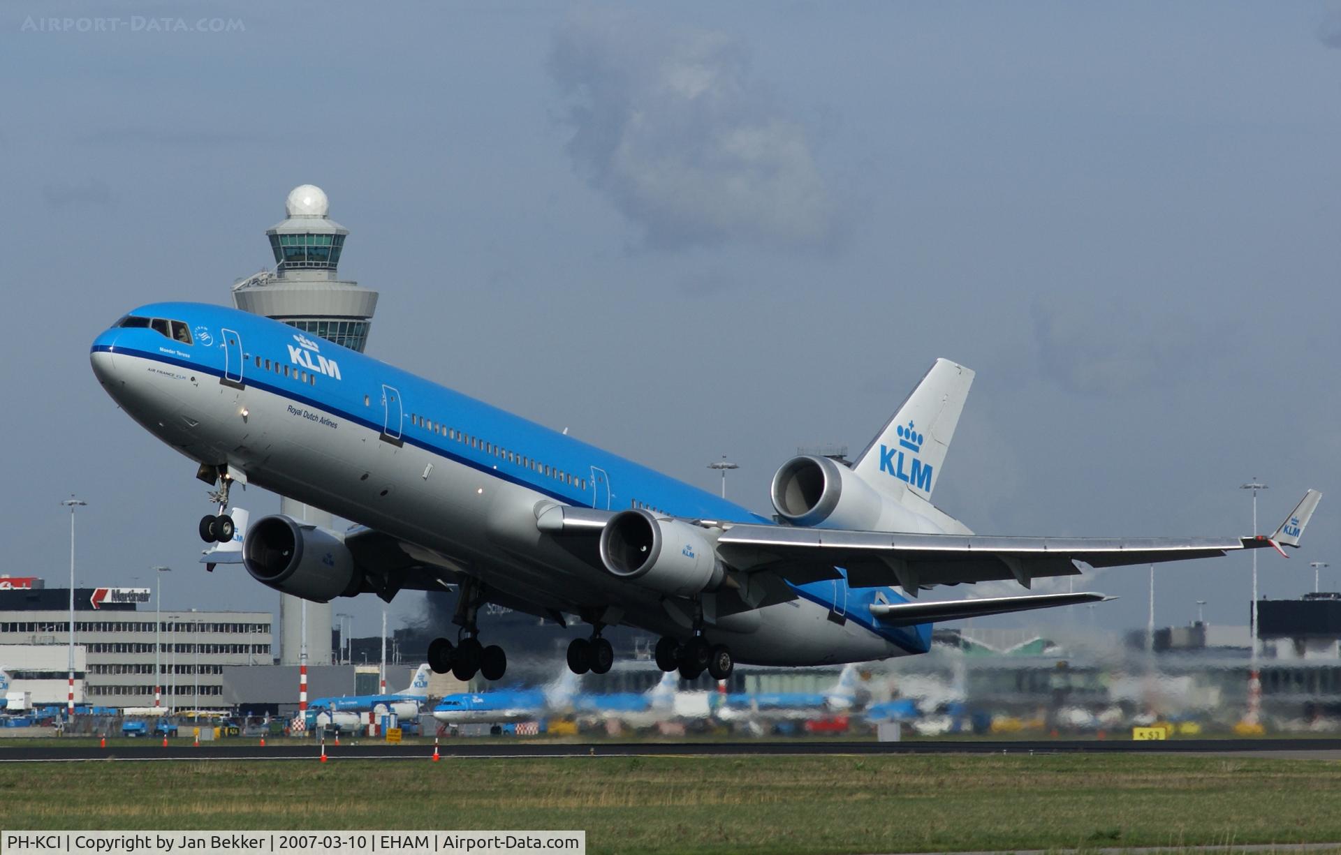 PH-KCI, 1995 McDonnell Douglas MD-11 C/N 48563, Taking off from the Kaagbaan. Schiphol
