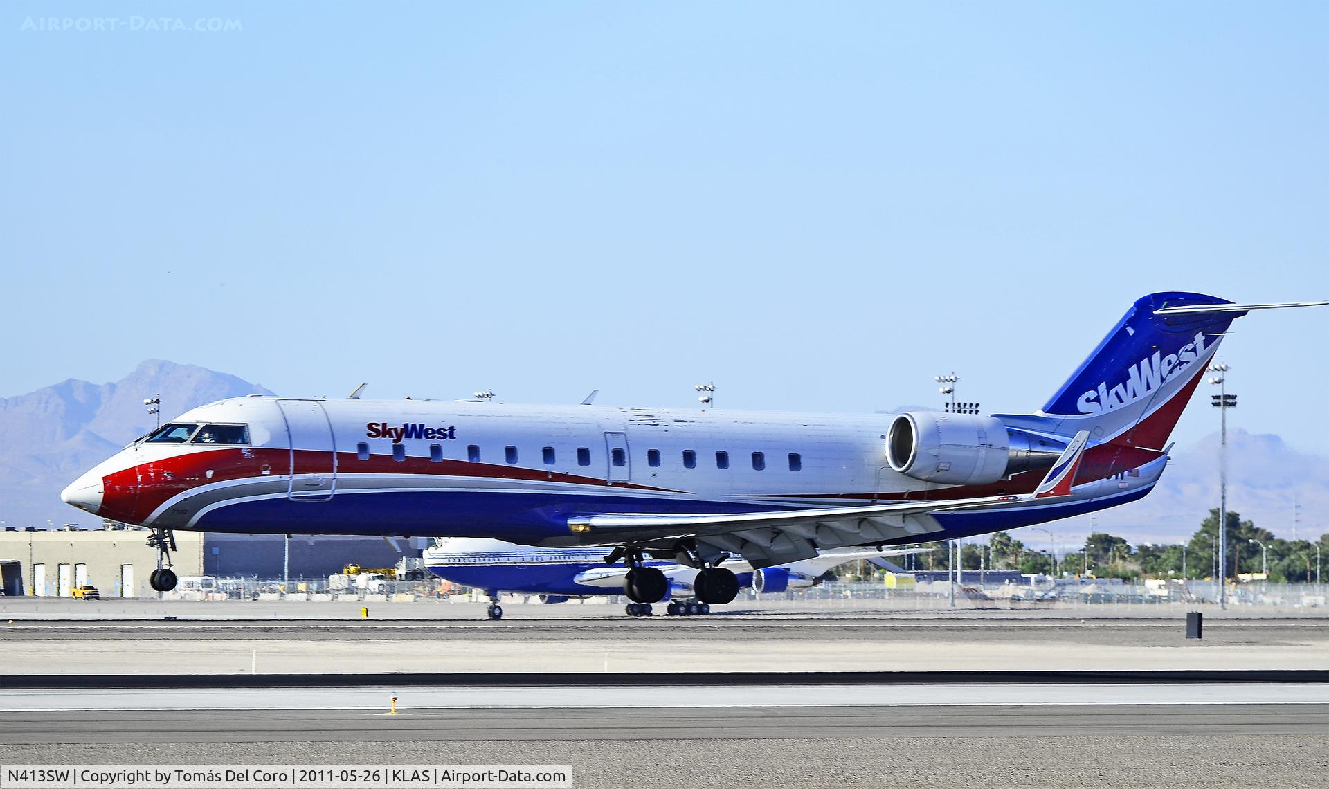 N413SW, 1996 Canadair CL-600-2B19 Regional Jet CRJ-100LR C/N 7102, Skywest Airlines Canadair CL-600-2B19 Regional Jet CRJ-200ER N413SW (cn 7102)

Las Vegas - McCarran International (LAS / KLAS)
USA - Nevada, May 26, 2011
Photo: Tomás Del Coro