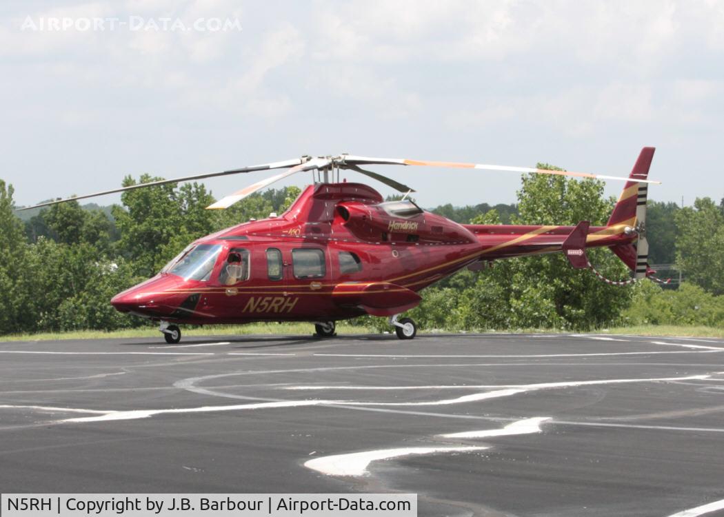 N5RH, 2002 Bell 430 C/N 49093, STANDING BY AT THE CHARLOTTE MOTOR SPEEDWAY