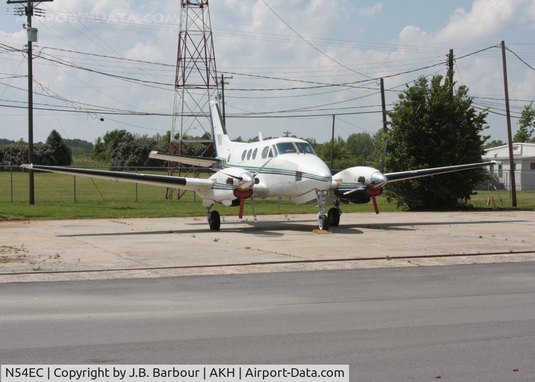 N54EC, 1971 Beech C90 King Air C/N LJ-526, Nothing