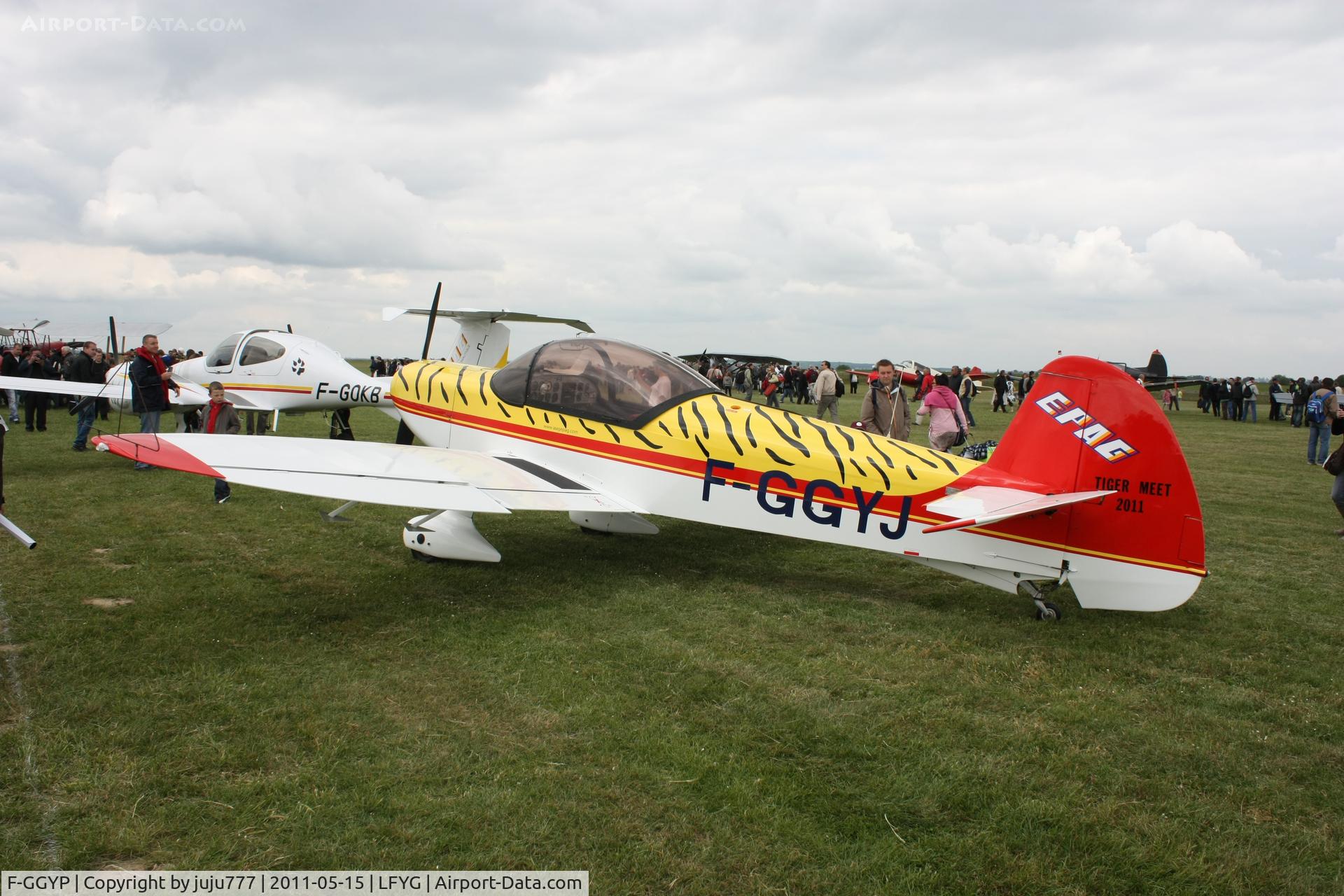 F-GGYP, Mudry CAP-231 C/N 13, on display at Cambrai Niergnies with tiger peint