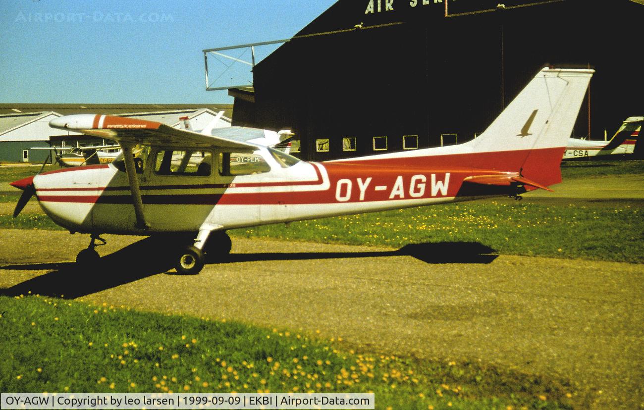 OY-AGW, 1974 Reims F172M Skyhawk C/N 1131, Billund DK 10.9.99