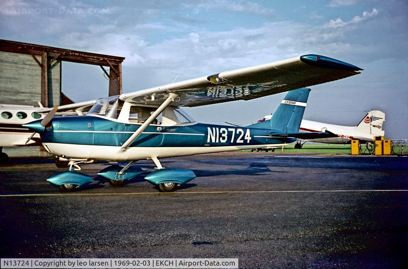 N13724, Cessna 150 Aerobat C/N 0417, BJFC HG 142 CPH 3.2.69