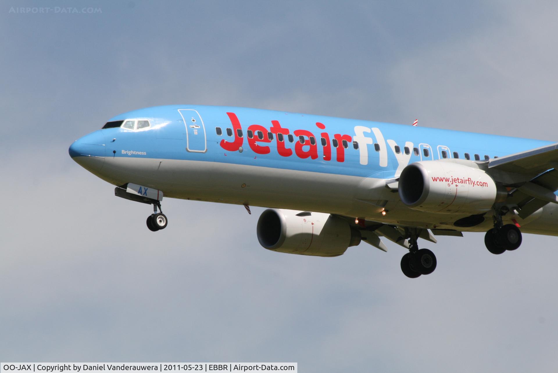 OO-JAX, 2010 Boeing 737-8K5 C/N 37238, Arrival of flight JAF1854 to RWY 25L