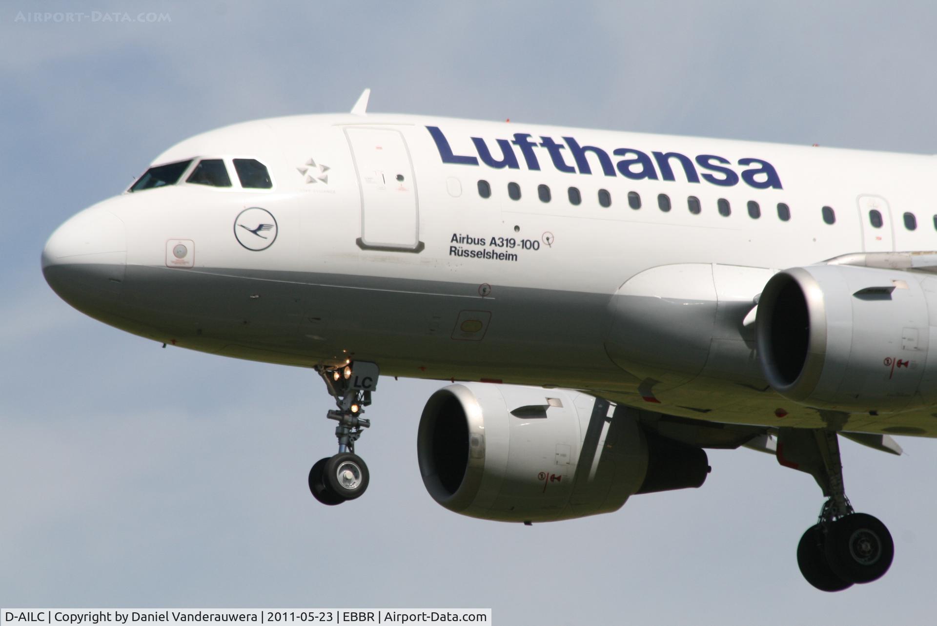 D-AILC, 1996 Airbus A319-114 C/N 616, Arrival of flight LH2286 to RWY 25L