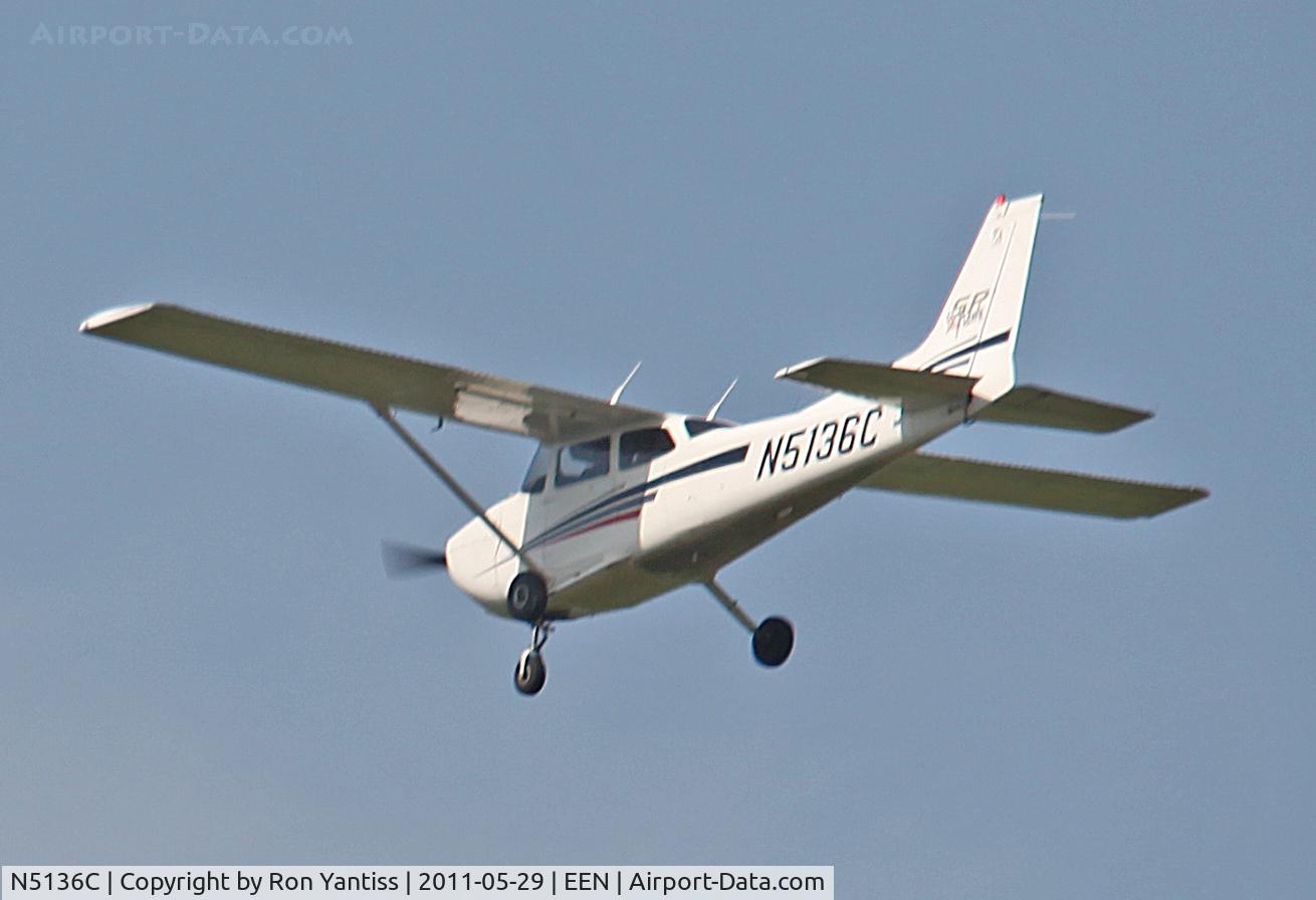 N5136C, 2002 Cessna 172S C/N 172S9150, On approach to Keene, NH 5/29/2011