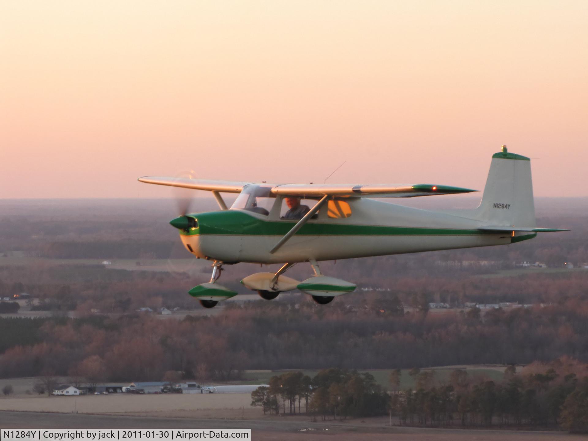 N1284Y, 1962 Cessna 150B C/N 15059684, Flying in N.C.