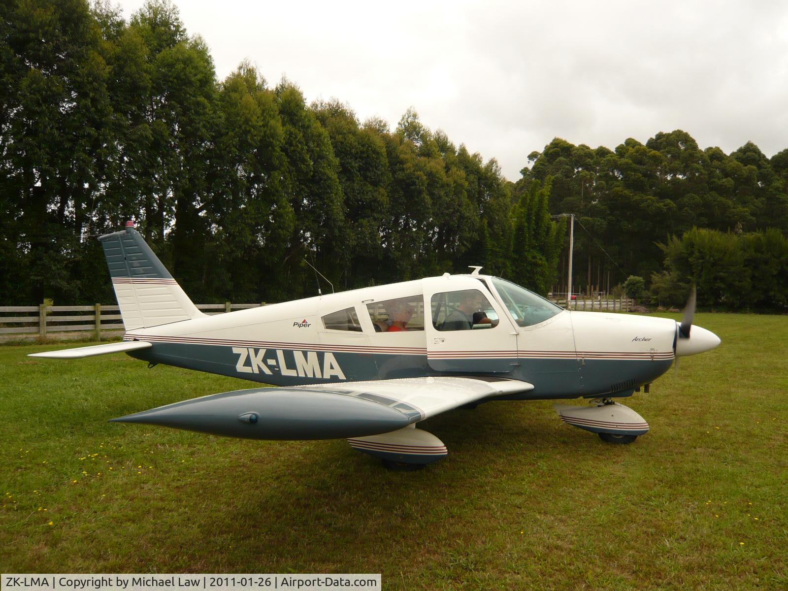 ZK-LMA, Piper PA-28-180 C/N 28-4478, LMA at Omaha Flats, NZ