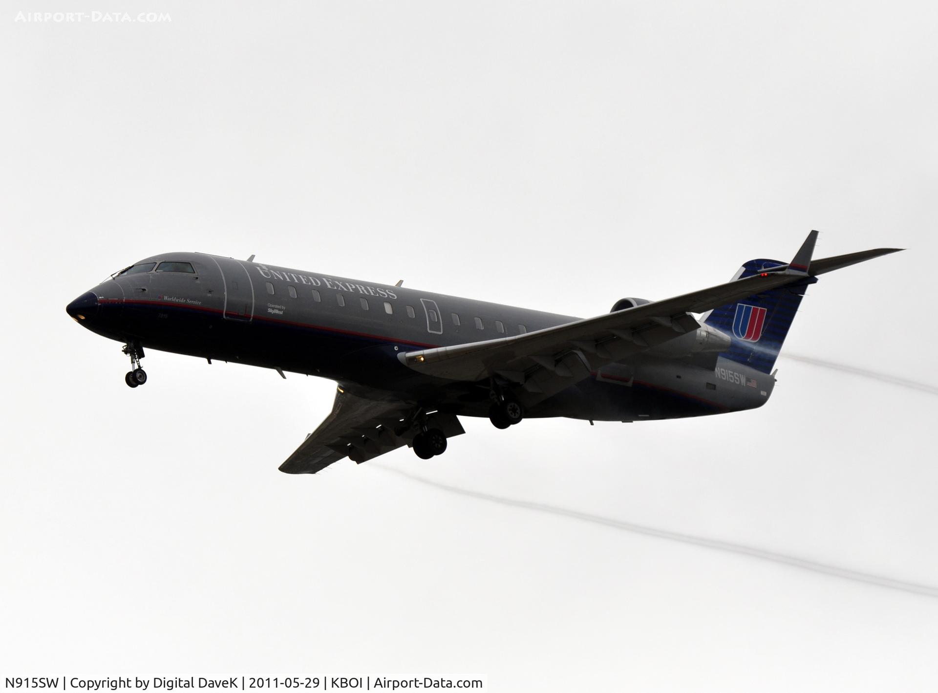 N915SW, 2002 Bombardier CRJ-200LR (CL-600-2B19) C/N 7615, Approach @KBOI